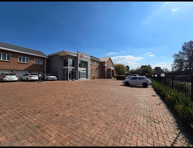 1,300M² OFFICE FOR SALE IN ILLIONDALE